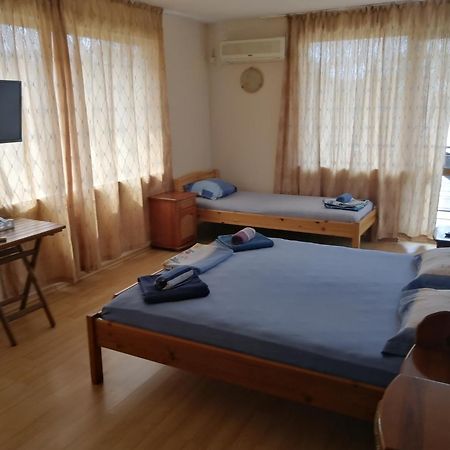 Guest House "Zora - Sarafovo" Бургас Екстериор снимка