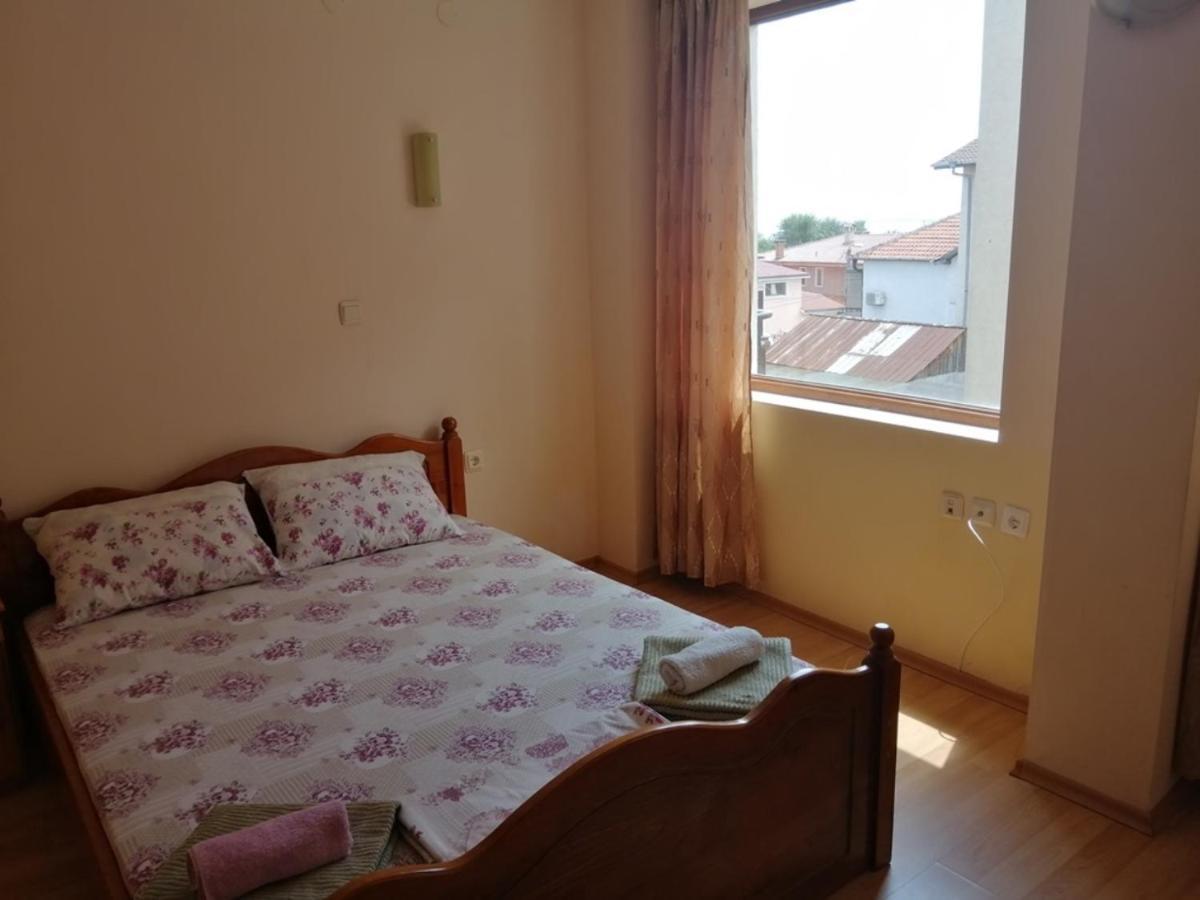 Guest House "Zora - Sarafovo" Бургас Екстериор снимка