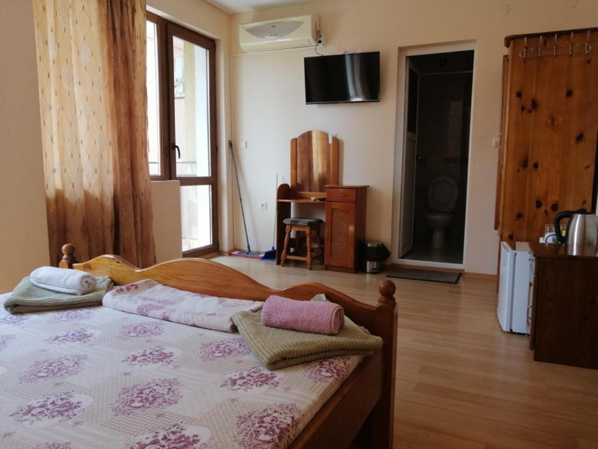 Guest House "Zora - Sarafovo" Бургас Екстериор снимка