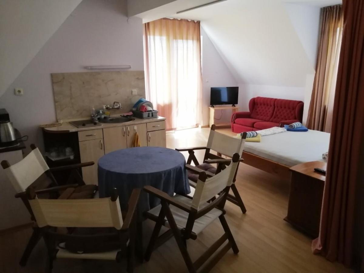 Guest House "Zora - Sarafovo" Бургас Екстериор снимка