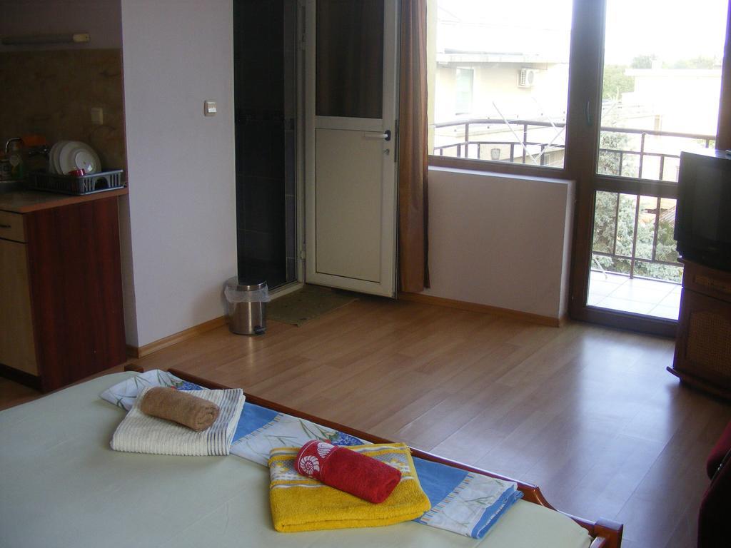 Guest House "Zora - Sarafovo" Бургас Екстериор снимка