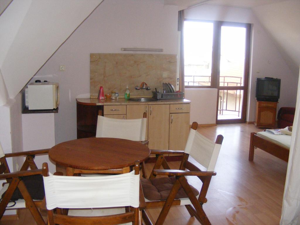 Guest House "Zora - Sarafovo" Бургас Екстериор снимка