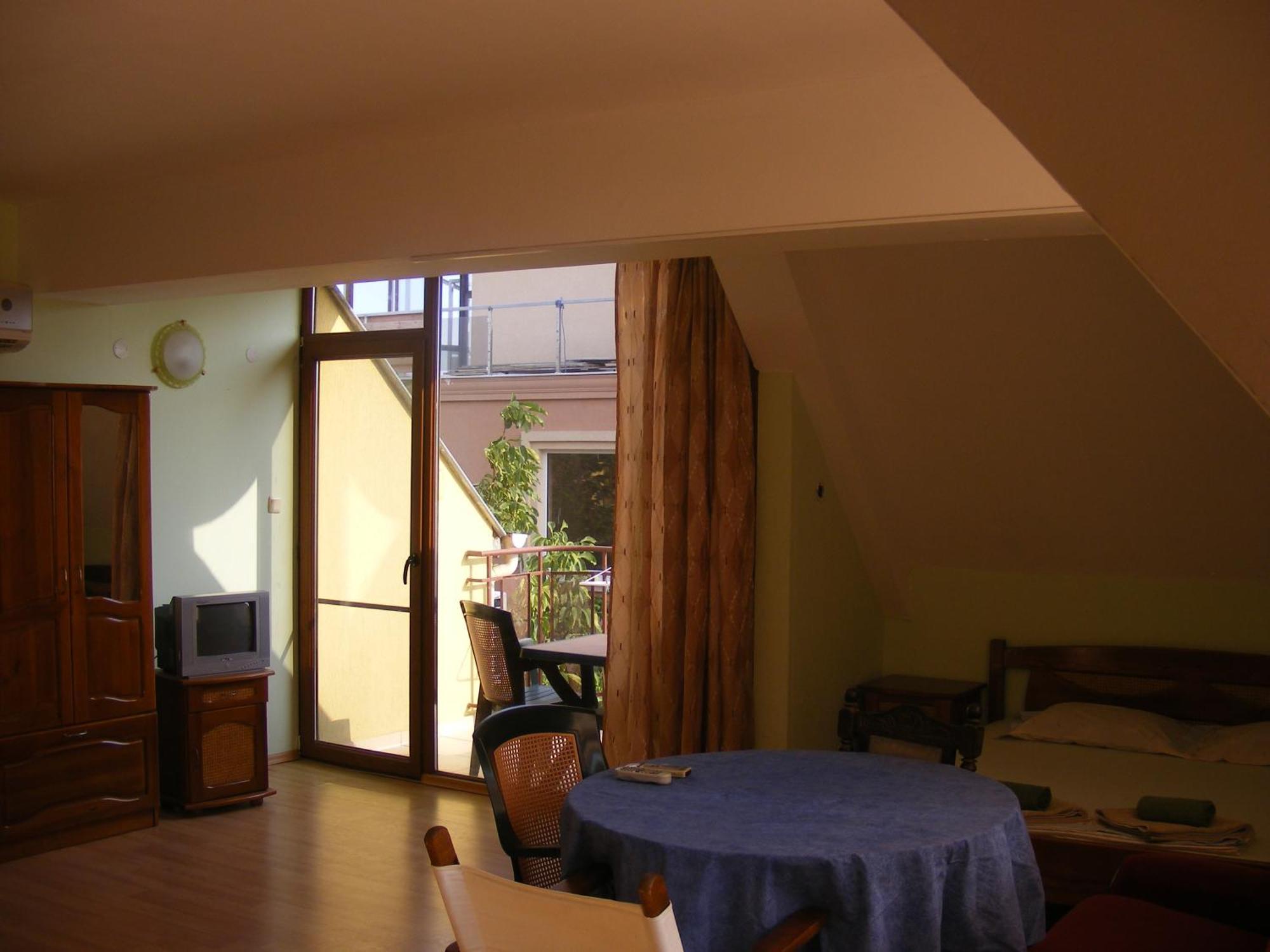 Guest House "Zora - Sarafovo" Бургас Екстериор снимка