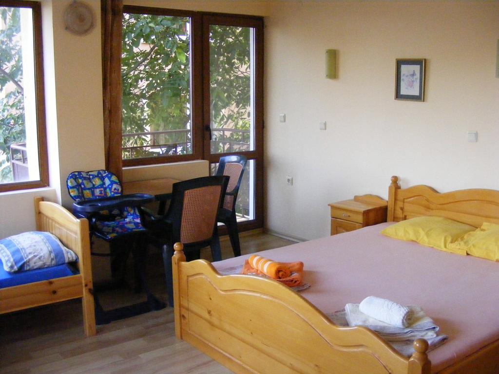 Guest House "Zora - Sarafovo" Бургас Екстериор снимка