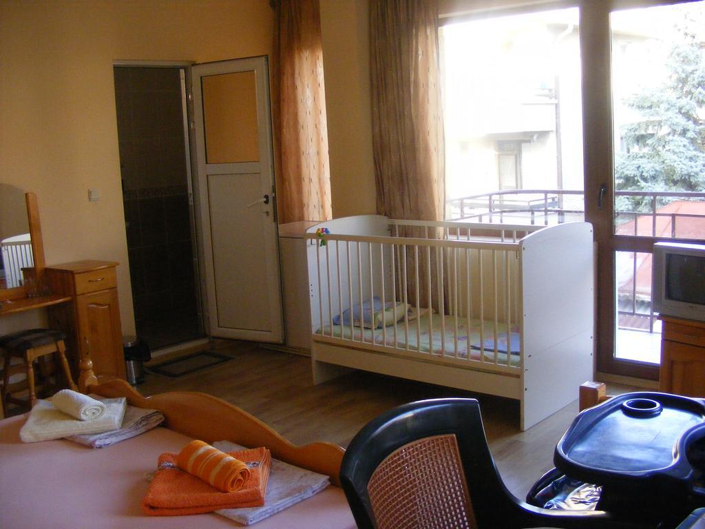 Guest House "Zora - Sarafovo" Бургас Екстериор снимка