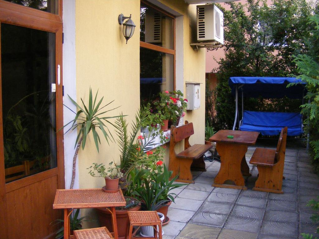 Guest House "Zora - Sarafovo" Бургас Екстериор снимка