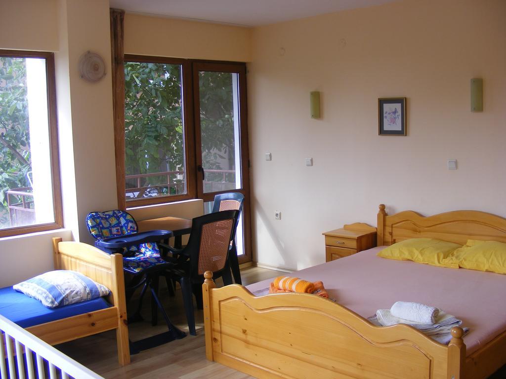 Guest House "Zora - Sarafovo" Бургас Екстериор снимка